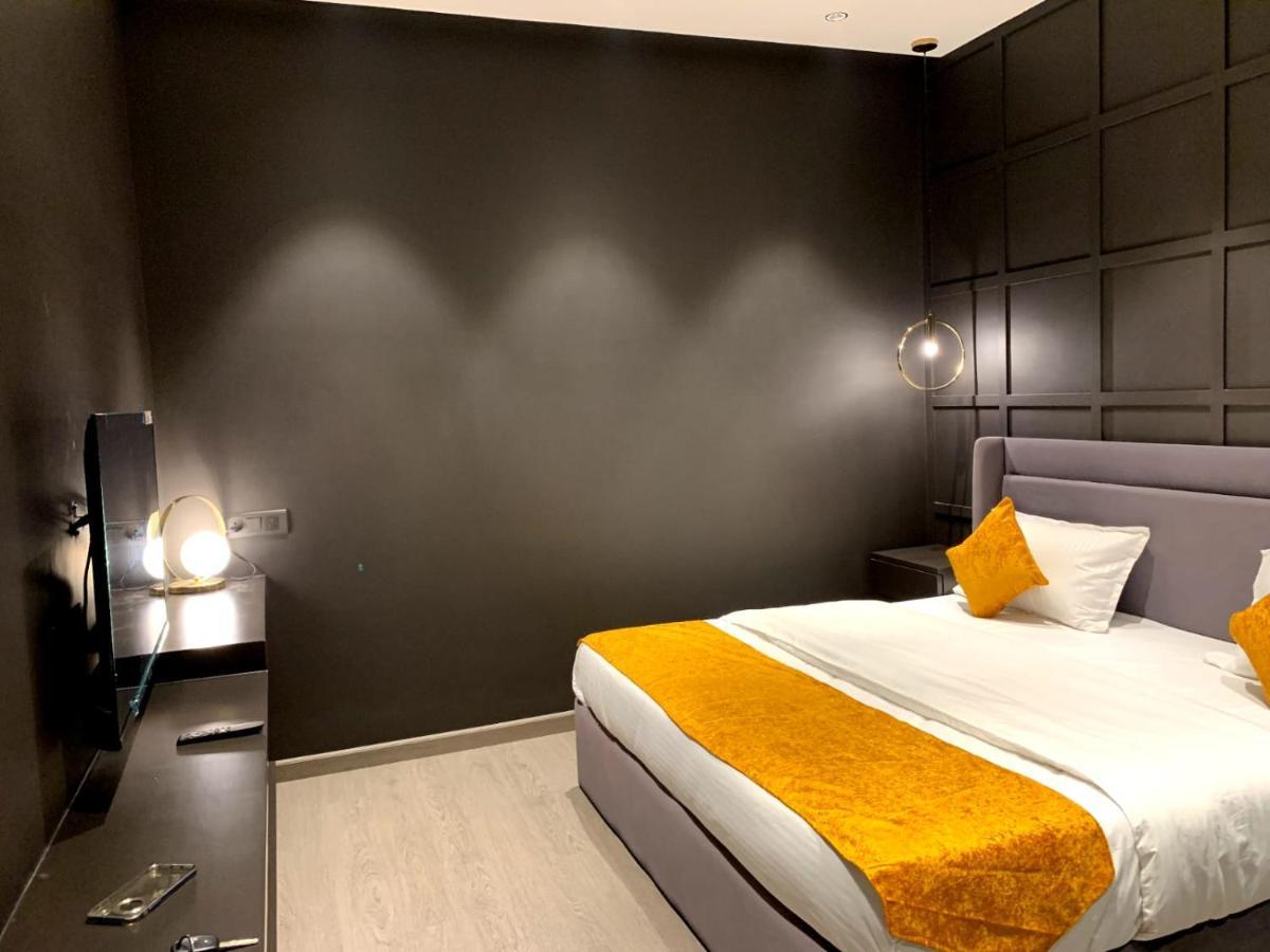 Madhav'S Lap Of Luxury Hotel Moradabad Exterior foto
